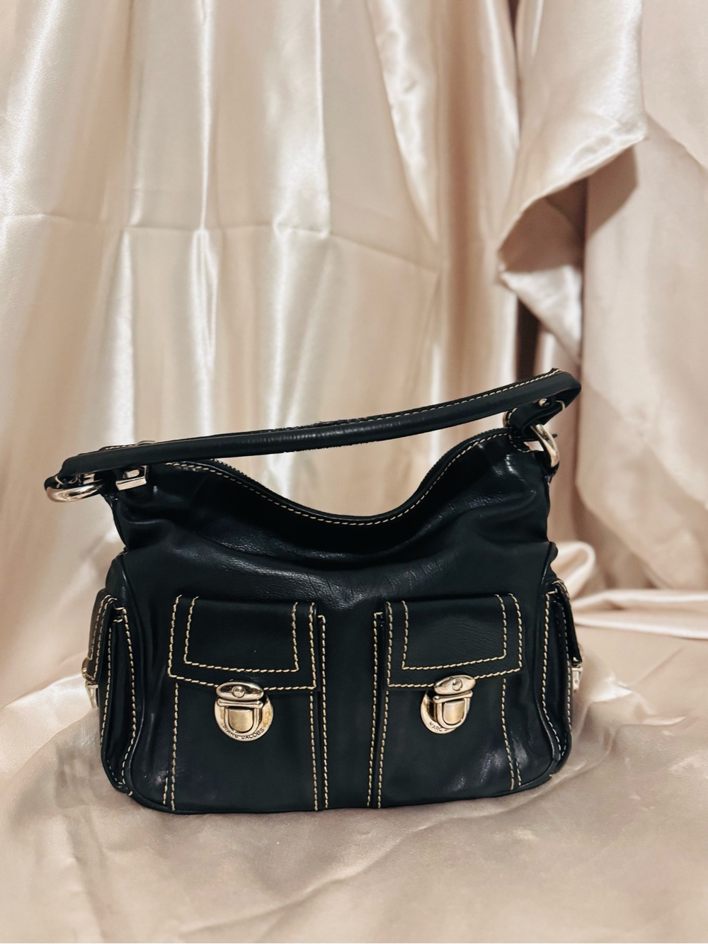 Marc Jacobs Blake Black Leather hobo Bag with Cream Contrast Stitching - Picture 13 of 16